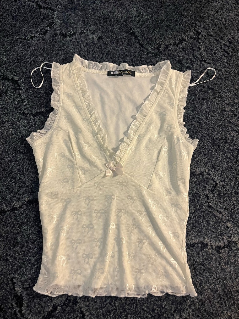 Honey & Beau Cream Bow-Print Ruffle V-Neck Tank